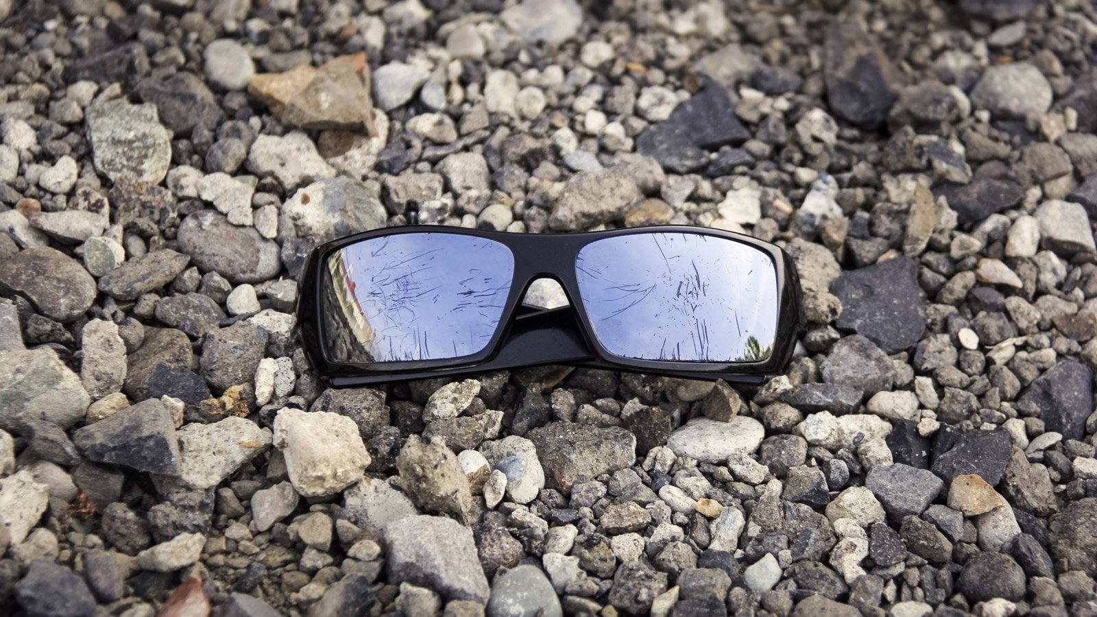 How to Remove Scratches from Sunglasses: A Quick and Easy Guide
